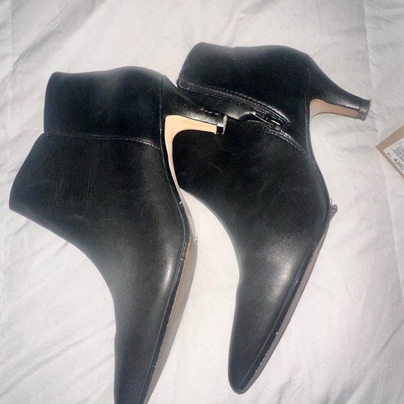 Clarks Sleek Black Ankle Booties - Picture 3 of 3